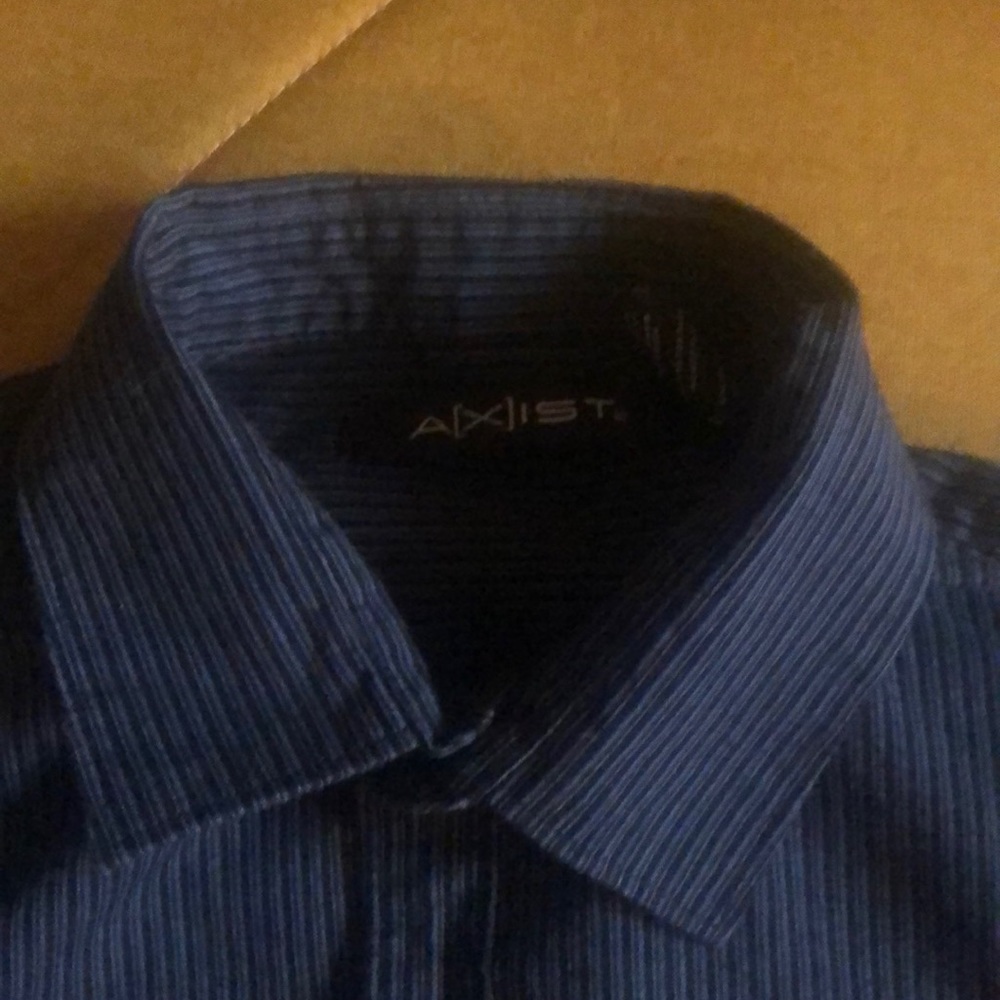 Axist Men’s small button up striped shirt.
